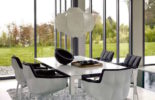 Salon avec table et chaises HUSK blanche capitonnée noir